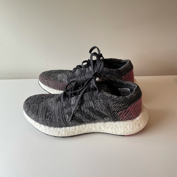 Adidas women’s PureBoost size US 6 (fit like a 7) - Picture 5 of 9